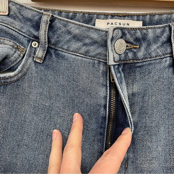 Pacsun Medium Wash High Rise Mom Jeans Womens 28 Short Distressed Blue Denim - Picture 12 of 12